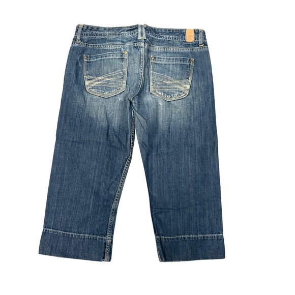 Maurices Jean Capri Pants Womens Size 7 - 8 Blue Distressed Denim Casual Travel - Picture 3 of 8